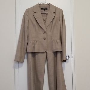 2 for 15$ Nine West suit set.